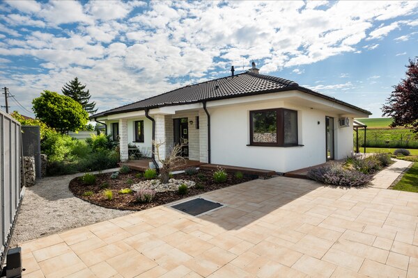 Moderný, zariadený, 4 izbový rodinný dom - v obci Andač (Zbehy)