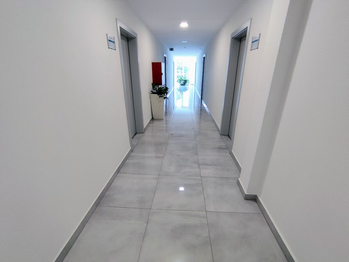 2. kancelária s vlastnou kuchynkou a sociálnym zariadením — foto 9