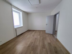 2. kancelária s vlastnou kuchynkou a sociálnym zariadením — foto 3