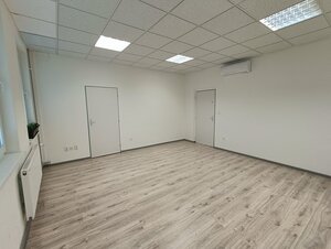 MAXFIN REAL - 25m2 kancelária s parkovaním na Chrenovej — foto 4