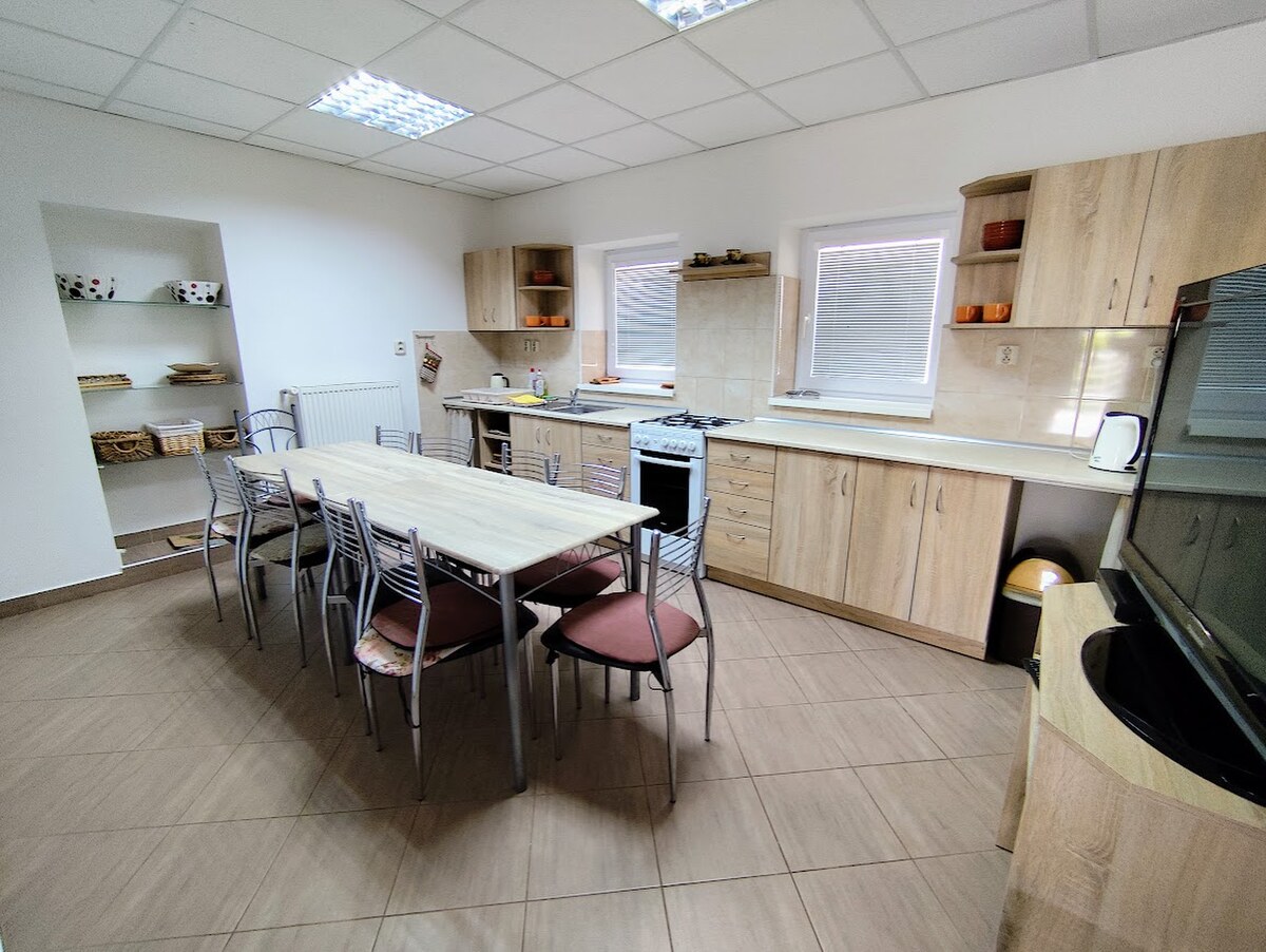 Na predaj zabehnutý ubytovací objekt – Privát - Podhájska — foto 13