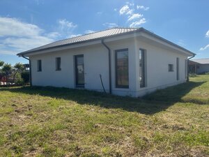 Novostavba 4-izbového domu s pozemkom 620 m² len pár minút od Nitry — foto 1