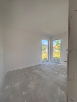 Novostavba 4-izbového domu s pozemkom 620 m² len pár minút od Nitry — foto 8