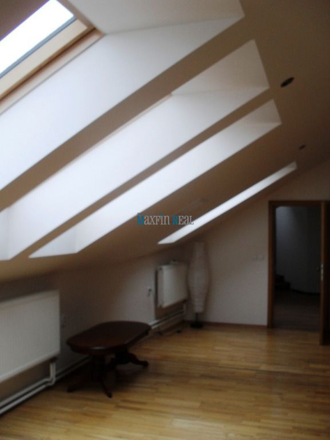 Podkrovná kancelária s vaňou na Farskej ulici — foto 10