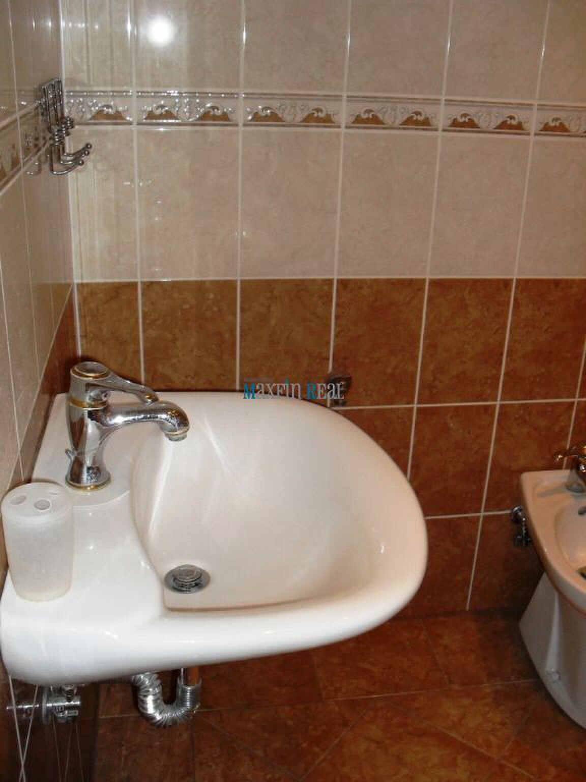 Podkrovná kancelária s vaňou na Farskej ulici — foto 8
