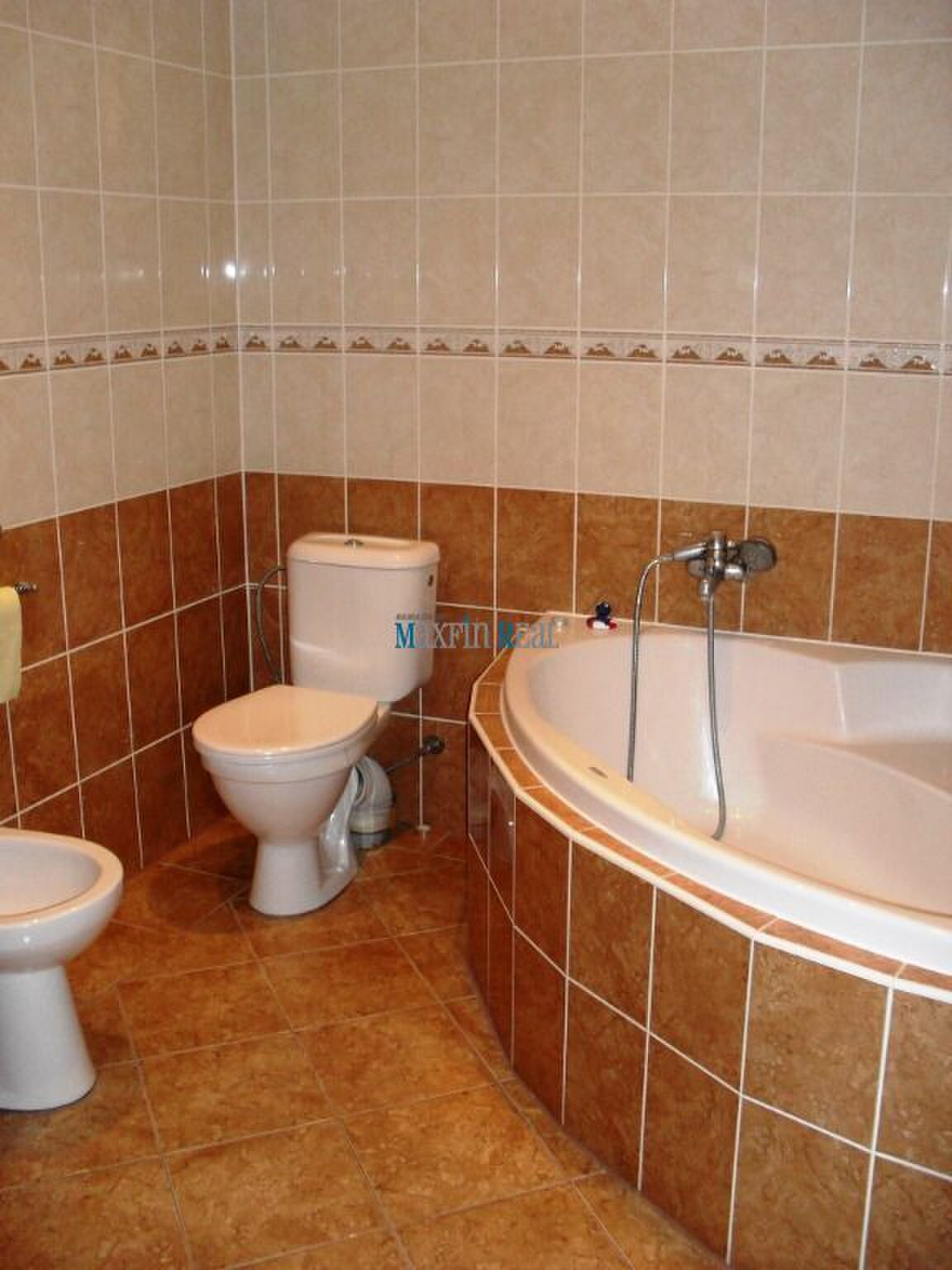 Podkrovná kancelária s vaňou na Farskej ulici — foto 9