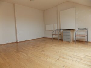 Podkrovná kancelária s vaňou na Farskej ulici — foto 3