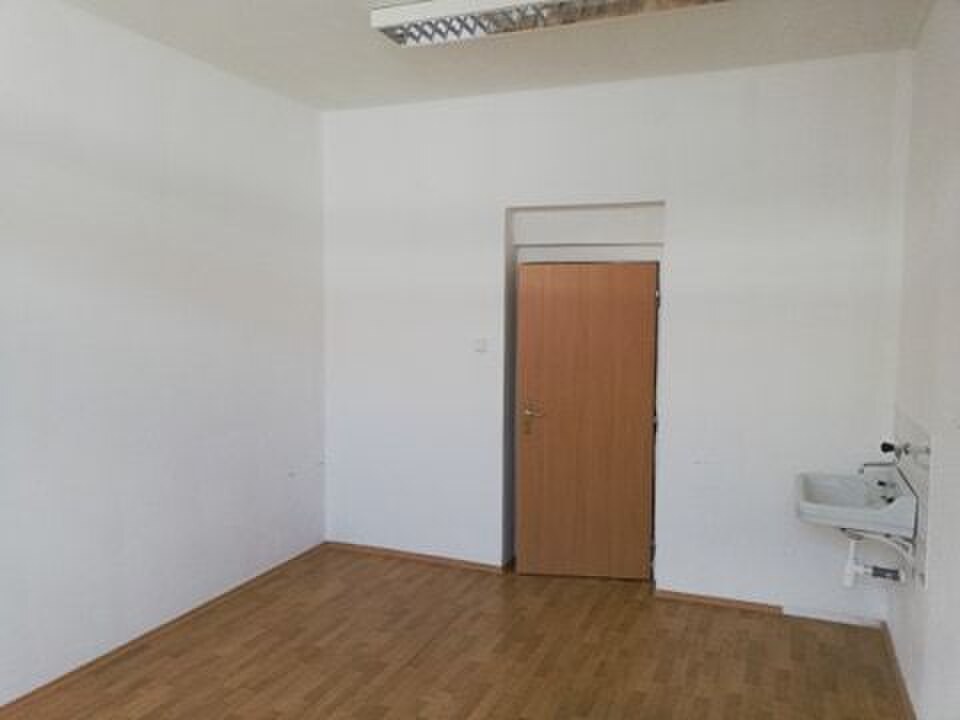 Kancelárske priestory na Chrenovej s parkovaním — foto 10