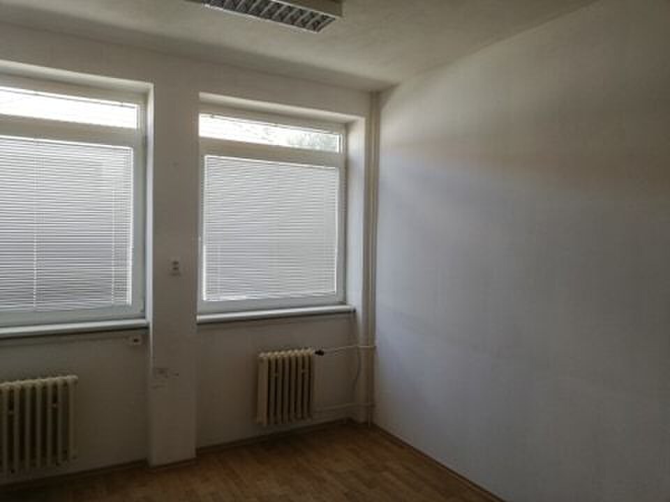 Kancelárske priestory na Chrenovej s parkovaním — foto 11