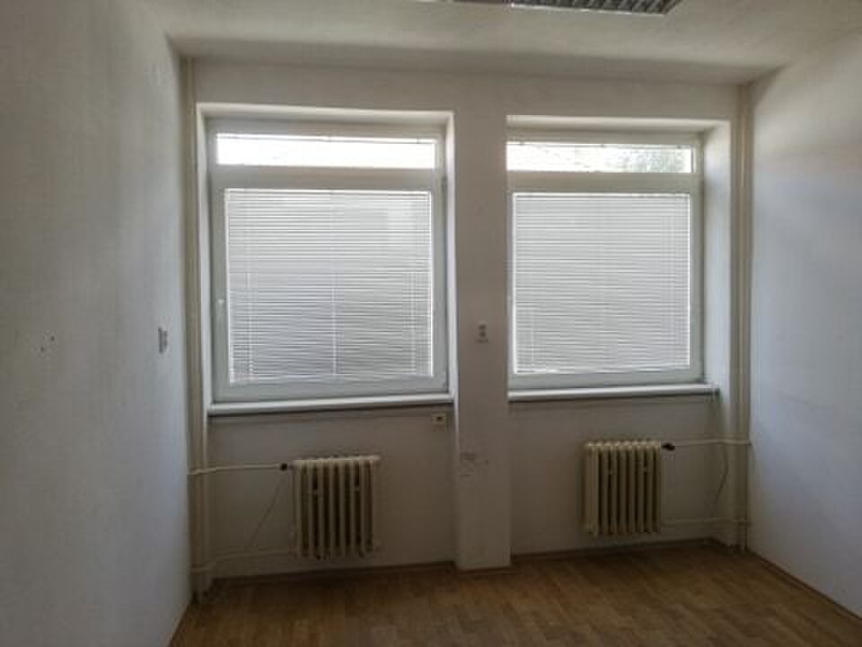 Kancelárske priestory na Chrenovej s parkovaním — foto 12