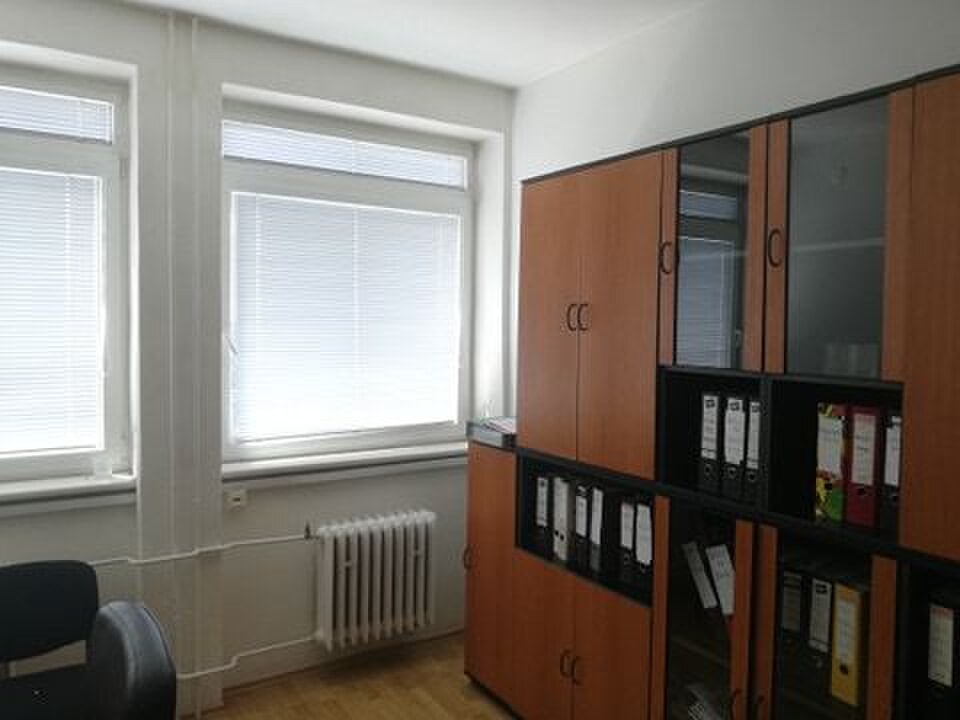 Kancelárske priestory na Chrenovej s parkovaním — foto 4