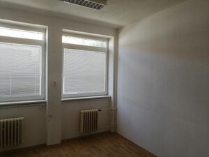 Kancelárske priestory na Chrenovej s parkovaním — foto 11