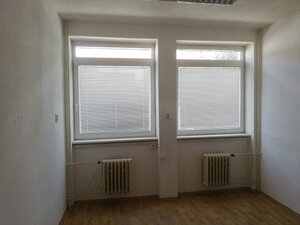 Kancelárske priestory na Chrenovej s parkovaním — foto 12