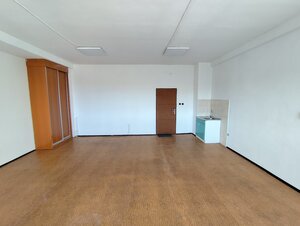 Kancelária s parkovaním v Mlynárciach — foto 2