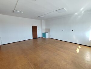 Kancelária s parkovaním v Mlynárciach — foto 3