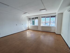 Kancelária s parkovaním v Mlynárciach — foto 4