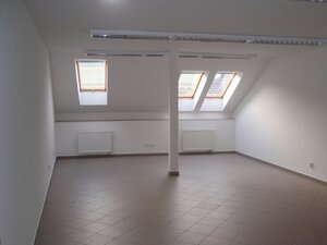 Kancelária na pešej zóne v Nitre — foto 1