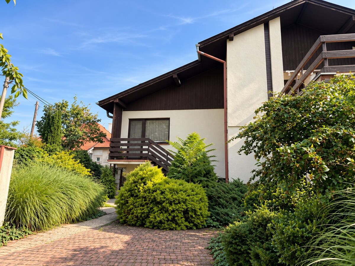 PRIESTRANNÉ RODINNÉ SÍDLO VEĽKÝ BIEL — foto 5