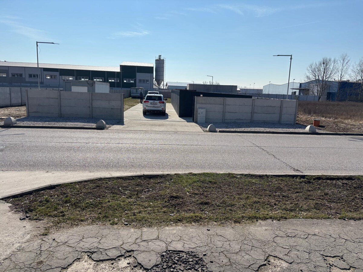 Rezervované: Stavebný pozemok pre priemysel, výrobu, logistiku  Senec