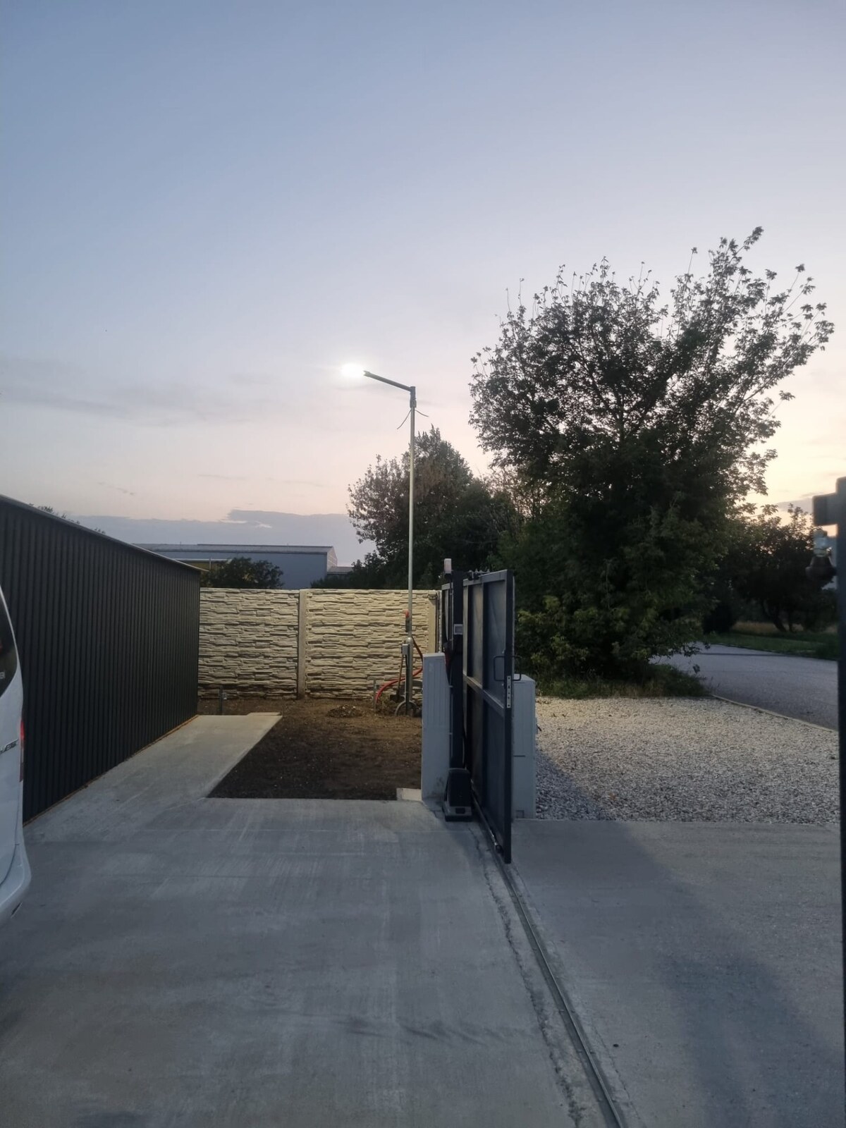 Rezervované: Stavebný pozemok pre priemysel, výrobu, logistiku  Senec — foto 2