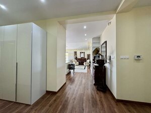 Reprezentatívne rodinné sídlo s bazénom a takmer 2000m2 - Tôň — foto 16