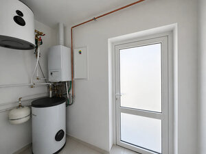 Reprezentatívne rodinné sídlo s bazénom a takmer 2000m2 - Tôň — foto 8