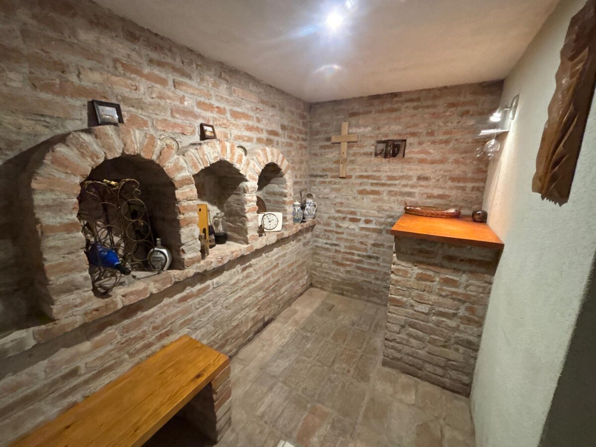 REZERVOVANÝ Priestranný dom na výbornej adrese v Senci — foto 22