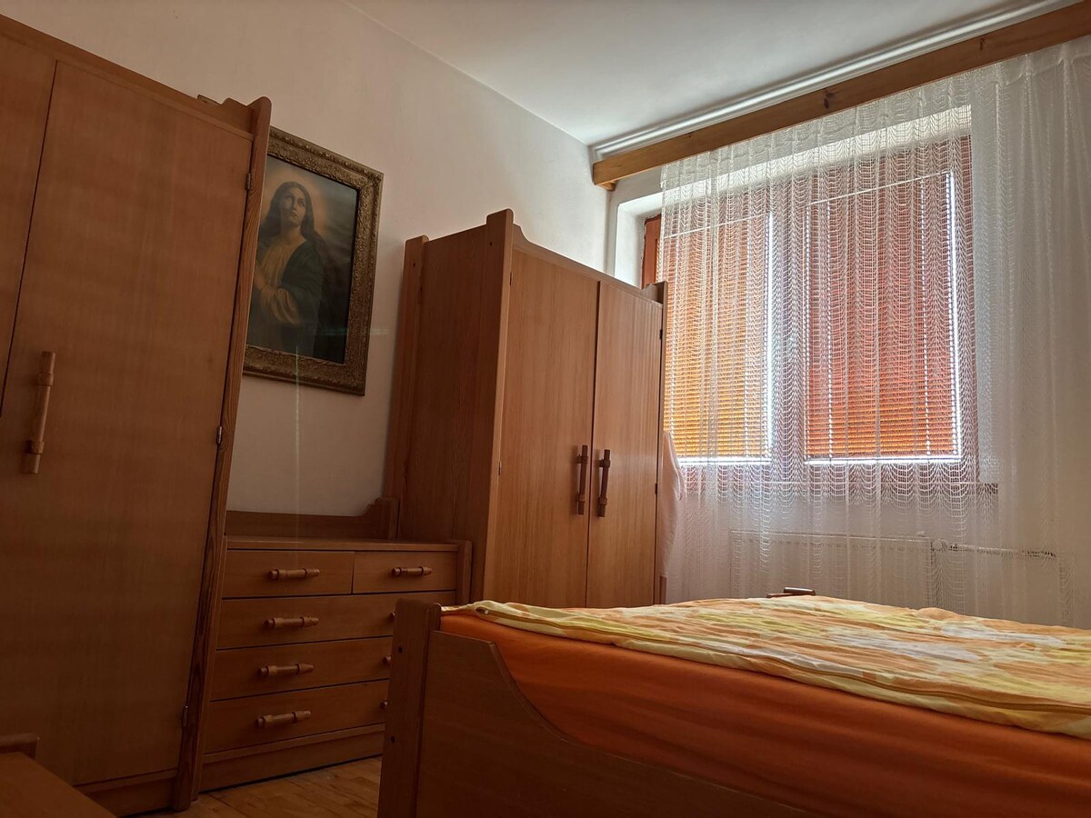 REZERVOVANÝ Priestranný dom na výbornej adrese v Senci — foto 23