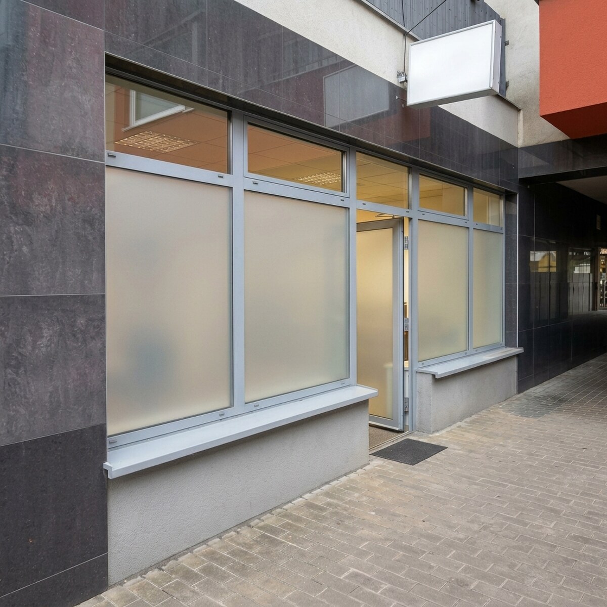 Moderný obchodný priestor v centre Senca Lichnerova