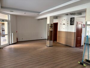 Prenájom obchodného priestoru s presklenou zimnou terasou Senec — foto 3