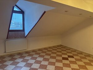 Podkrovná kancelária – ŠAFÁRIKOVA UL., SENEC — foto 1