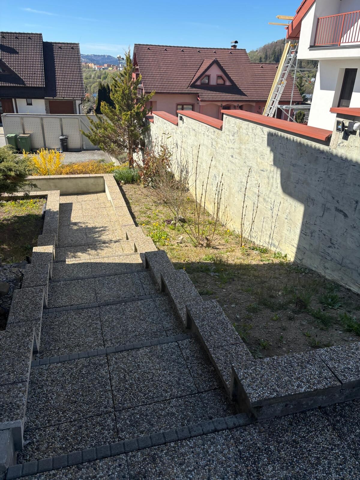 Priestranný 5-izbový rodinný dom s garážou a terasou Tvrdošín — foto 24