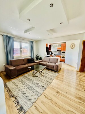 Priestranný 5-izbový rodinný dom s garážou a terasou Tvrdošín — foto 1