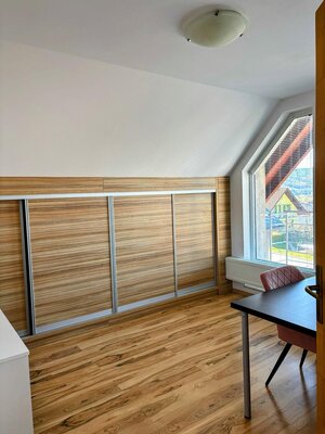 Priestranný 5-izbový rodinný dom s garážou a terasou Tvrdošín — foto 17