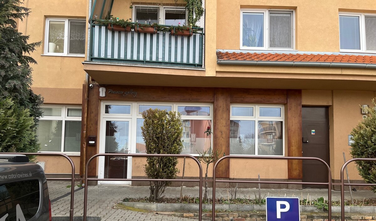 Obchodný priestor - prenájom , Kysucká ul., Senec