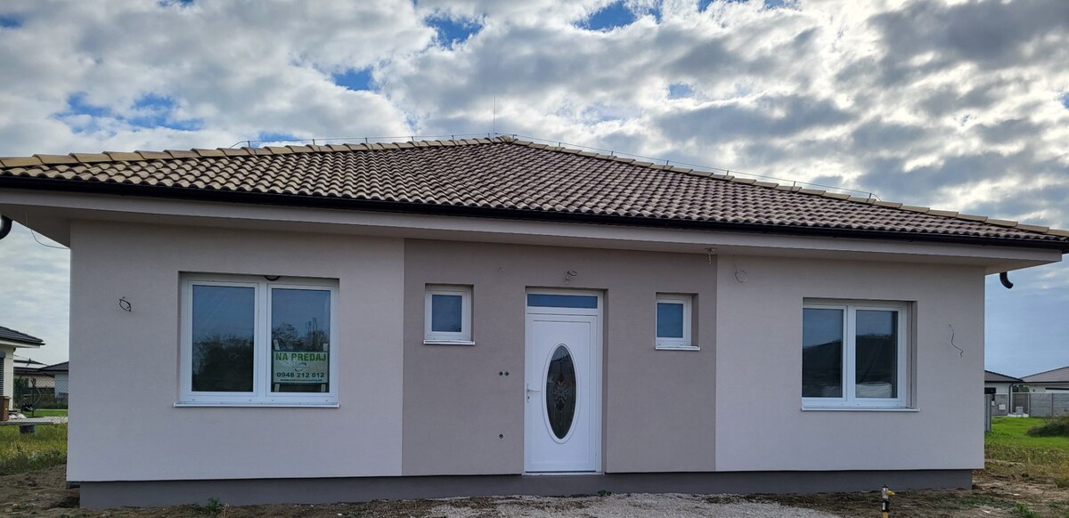 ZNÍŽENÁ CENA: Kvalitný 4-izbový bungalov, Senec — foto 17
