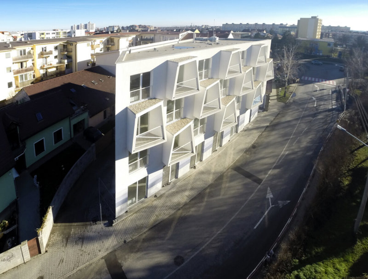 NA PREDAJ Obchodný priestor 32,50 m² v centre Senca – Moyzesova ulica — foto 3