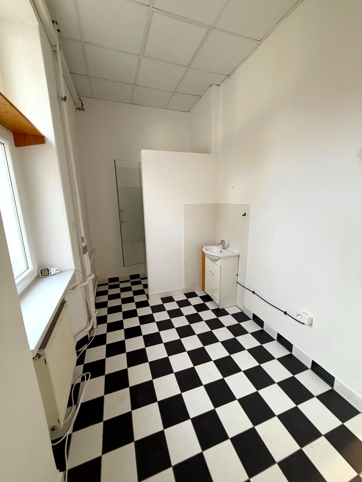 PRENÁJOM PRIESTOROV V PRIEVIDZI – 7 €/m² VRÁTANE ENERGIÍ! — foto 2