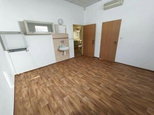 ‼️ NA PRENÁJOM ‼️ KOMERČNÝ  PRIESTOR  S  KLIMATIZÁCIOU V PARTIZÁNSKOM — foto 8
