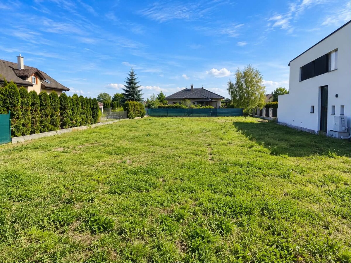 ‼️ NA PREDAJ ‼️ KRÁSNY STAVEBNÝ POZEMOK,  PARTIZÁNSKE - ŠIMONOVANY ‼️