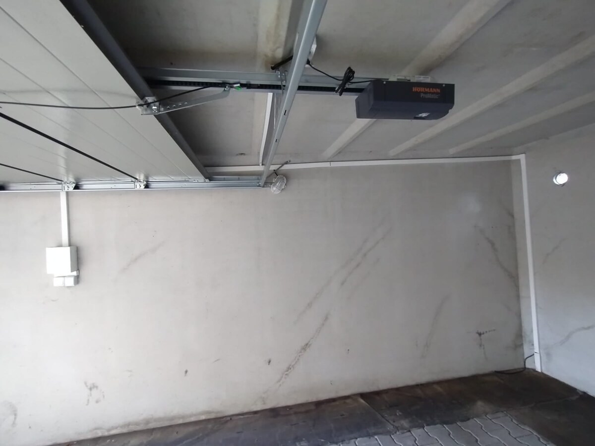 garáž na prenájom v zabezpečenom areáli centrum Prievidze — foto 4