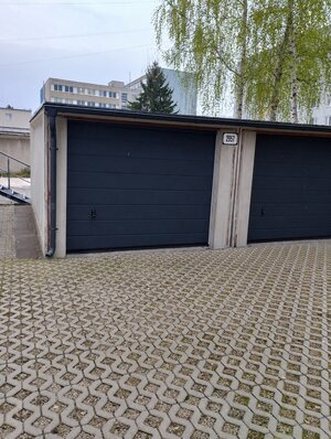 garáž na prenájom v zabezpečenom areáli centrum Prievidze — foto 1