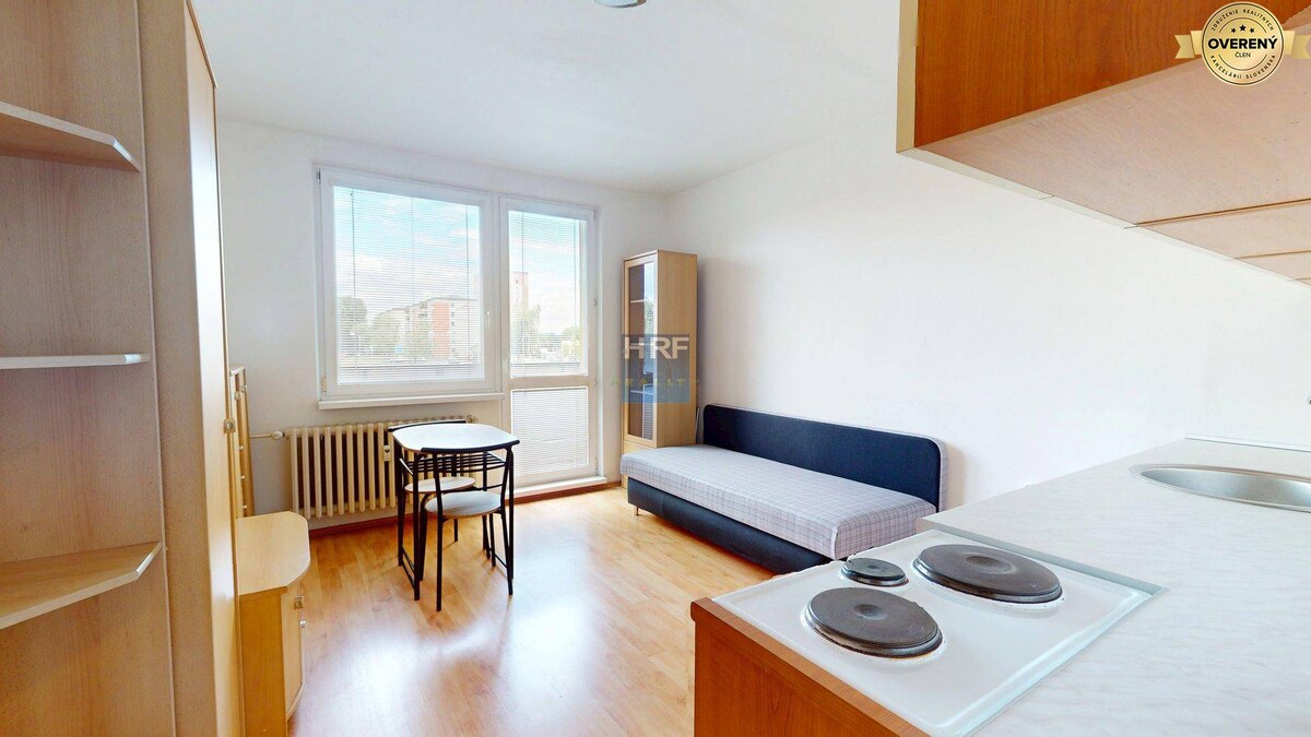 Na prenájom zariadená garsónka s balkónom v Holíči — foto 4