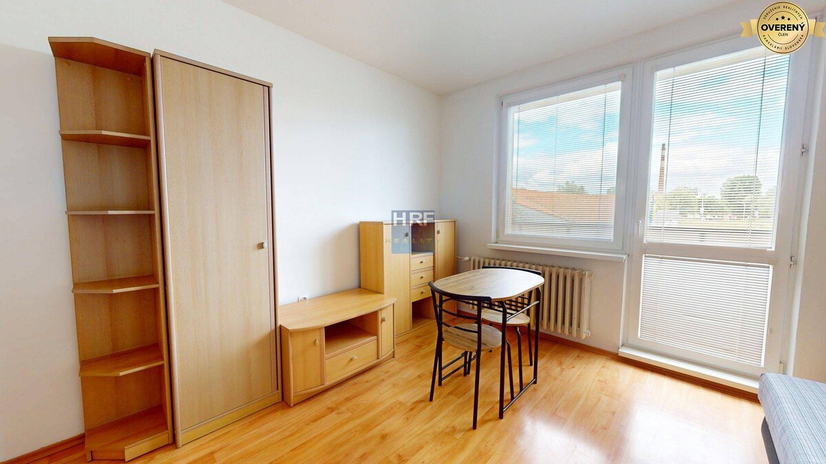 Na prenájom zariadená garsónka s balkónom v Holíči — foto 5