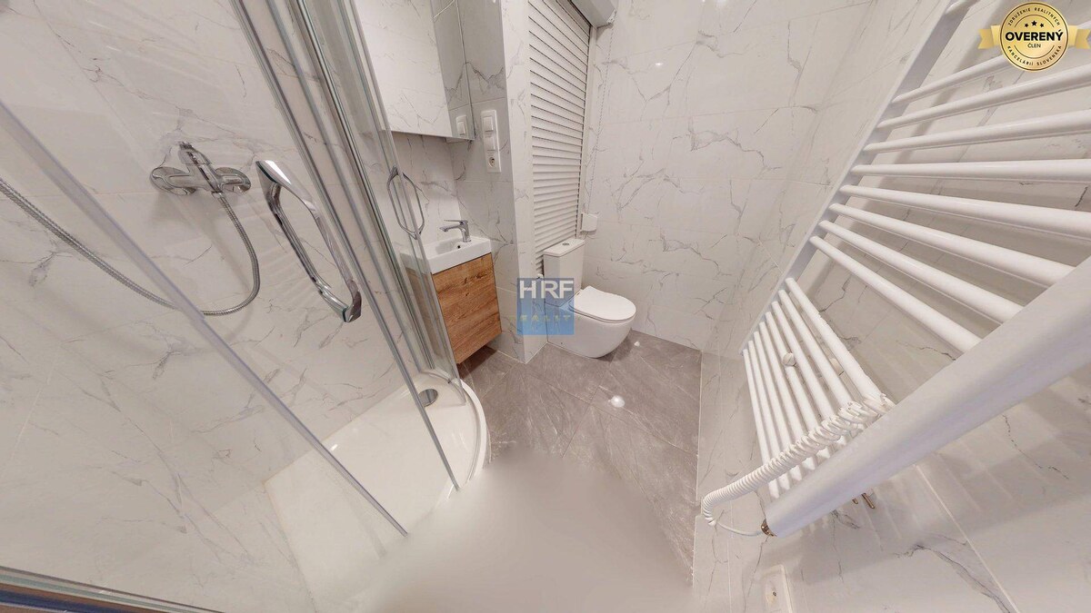 Na prenájom zariadená garsónka s balkónom v Holíči — foto 8