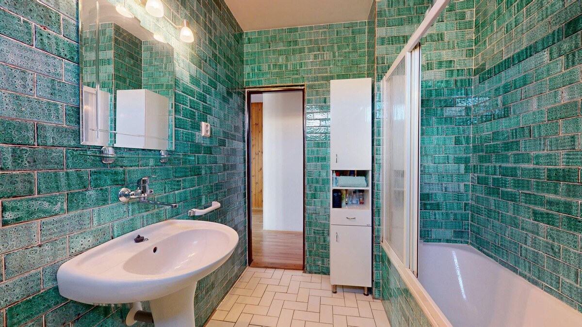 Na predaj priestranný rodinný dom s garážou v obci Brodské — foto 12