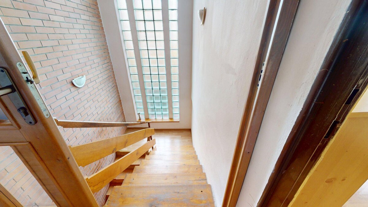 Na predaj priestranný rodinný dom s garážou v obci Brodské — foto 15