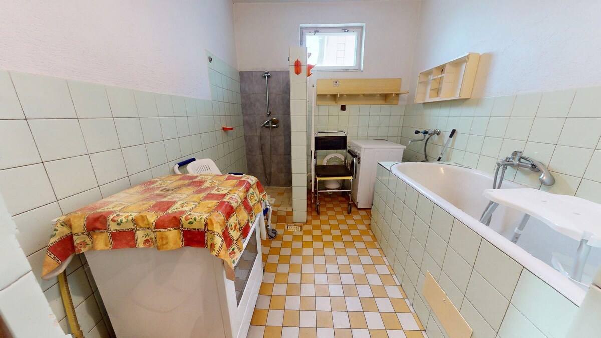 Na predaj priestranný rodinný dom s garážou v obci Brodské — foto 21