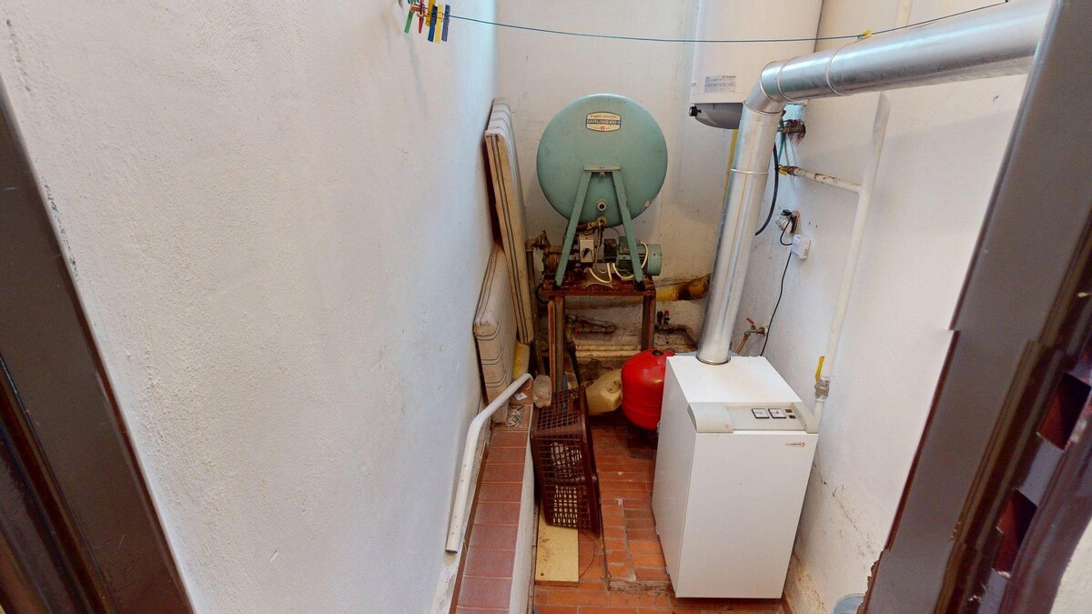 Na predaj priestranný rodinný dom s garážou v obci Brodské — foto 22