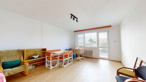 Na predaj priestranný rodinný dom s garážou v obci Brodské — foto 19